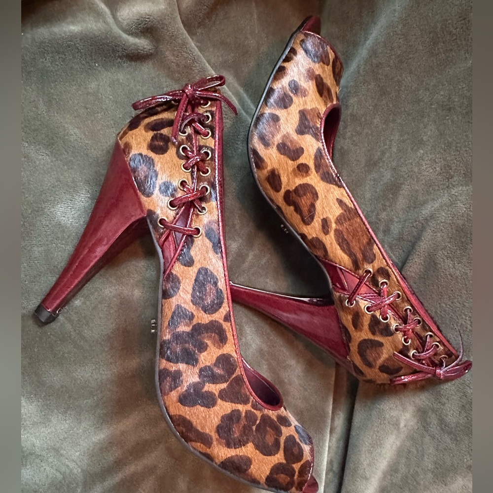 Fergie “Jester” 7.5 peep toe leopard print high heels